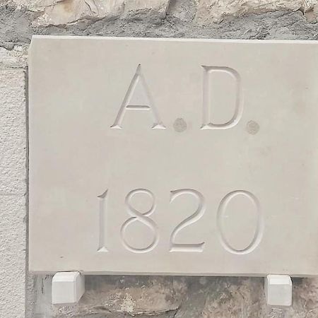 Deziderio Apartment Stomorska Bagian luar foto
