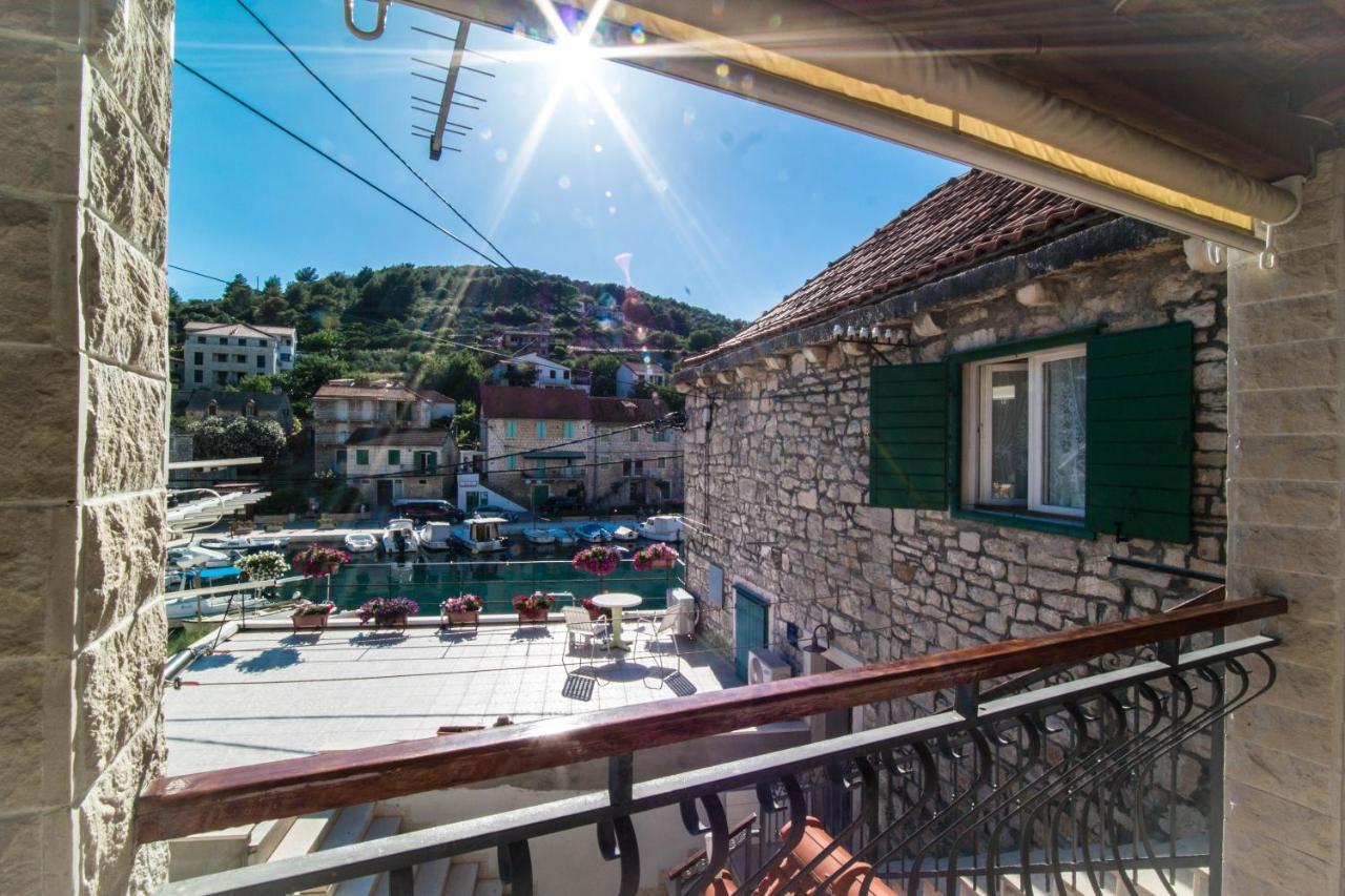 Deziderio Apartment Stomorska Bagian luar foto