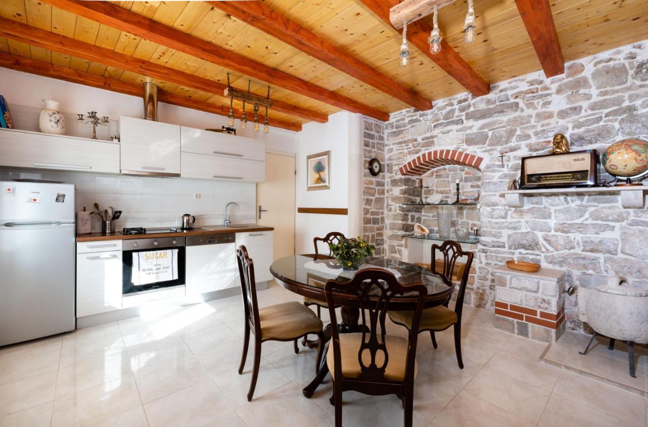 Deziderio Apartment Stomorska Bagian luar foto